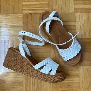CROCS Brooklyn Ankle Strap Woven Wedges 6